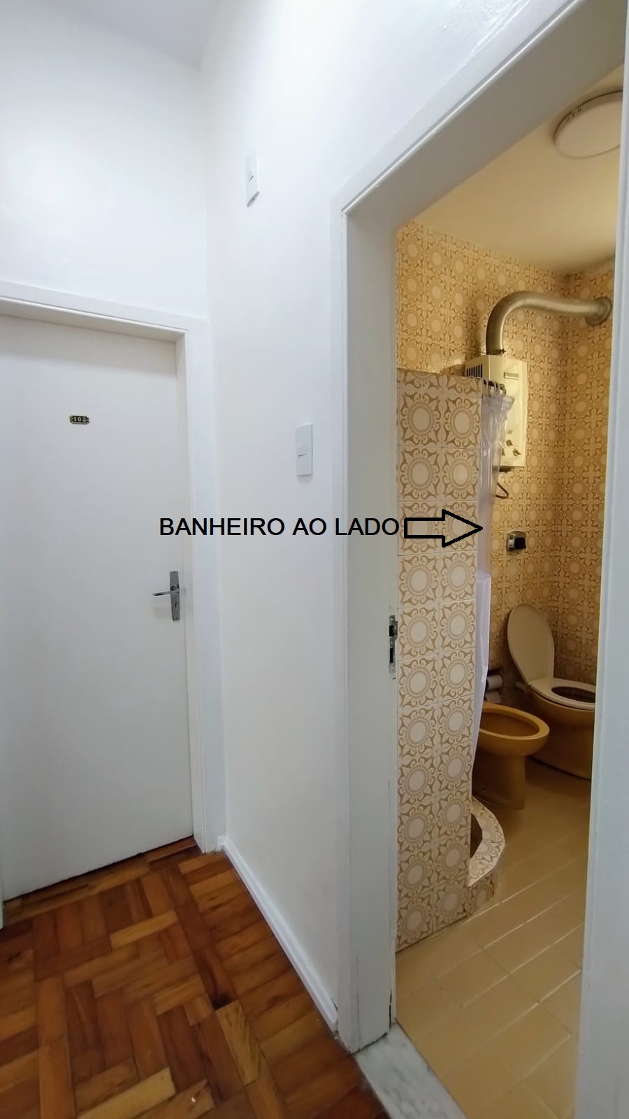 BANHEIRO AO LADO.jpg